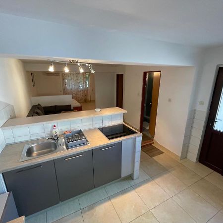 Apartment Victoria Stara Baska Bagian luar foto