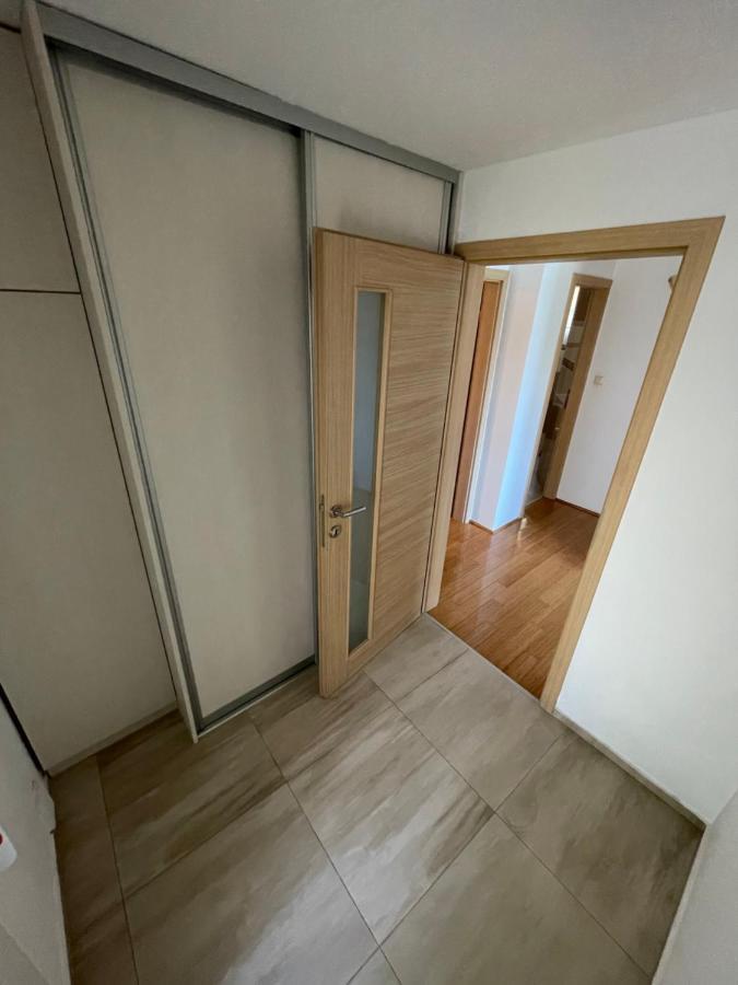 Apartment Victoria Stara Baska Bagian luar foto