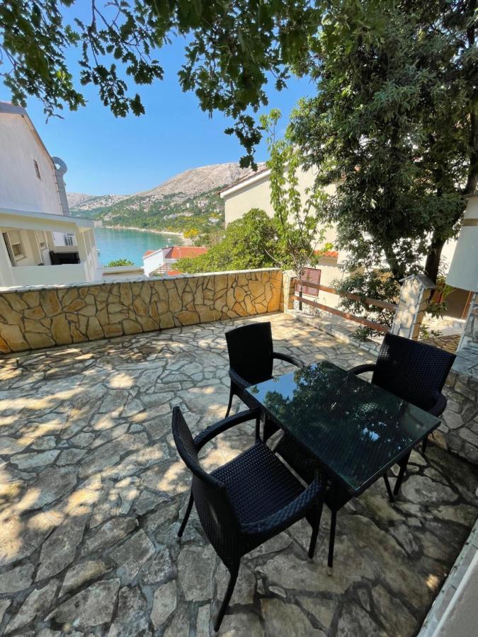 Apartment Victoria Stara Baska Bagian luar foto