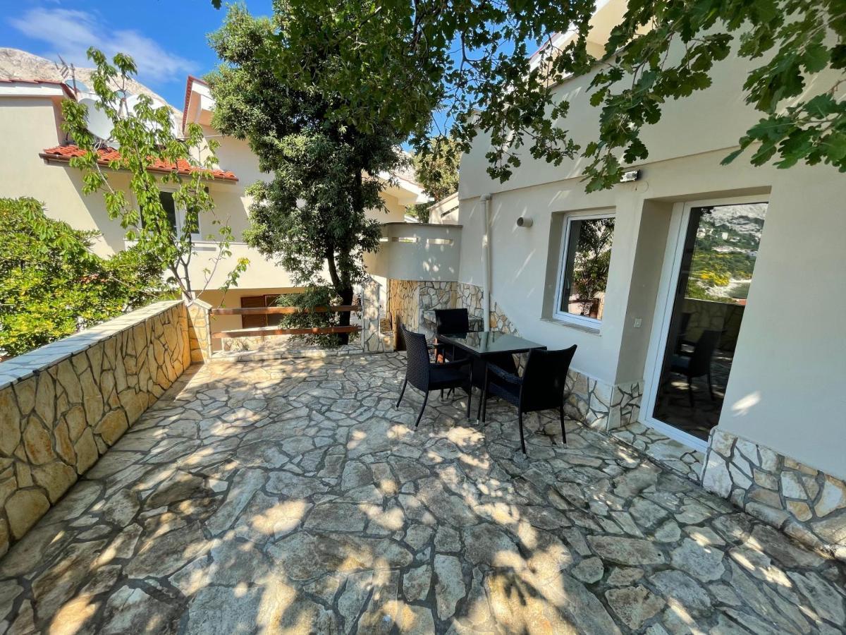 Apartment Victoria Stara Baska Bagian luar foto