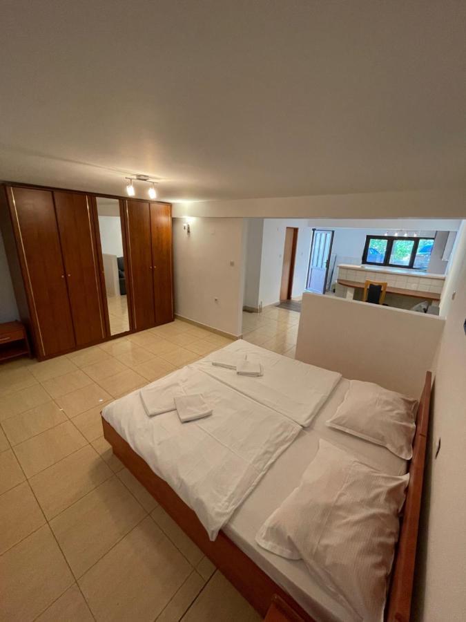 Apartment Victoria Stara Baska Bagian luar foto
