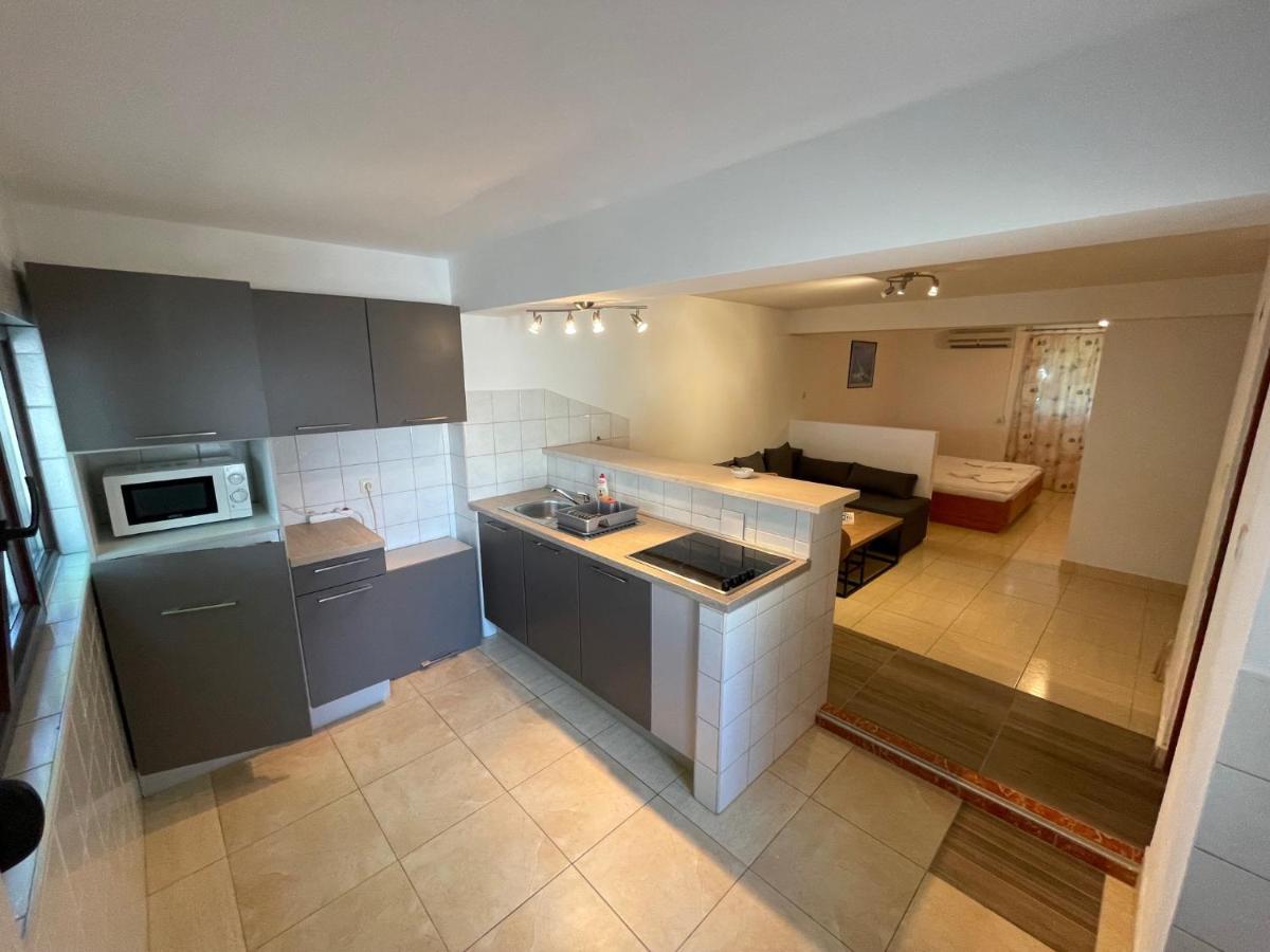 Apartment Victoria Stara Baska Bagian luar foto