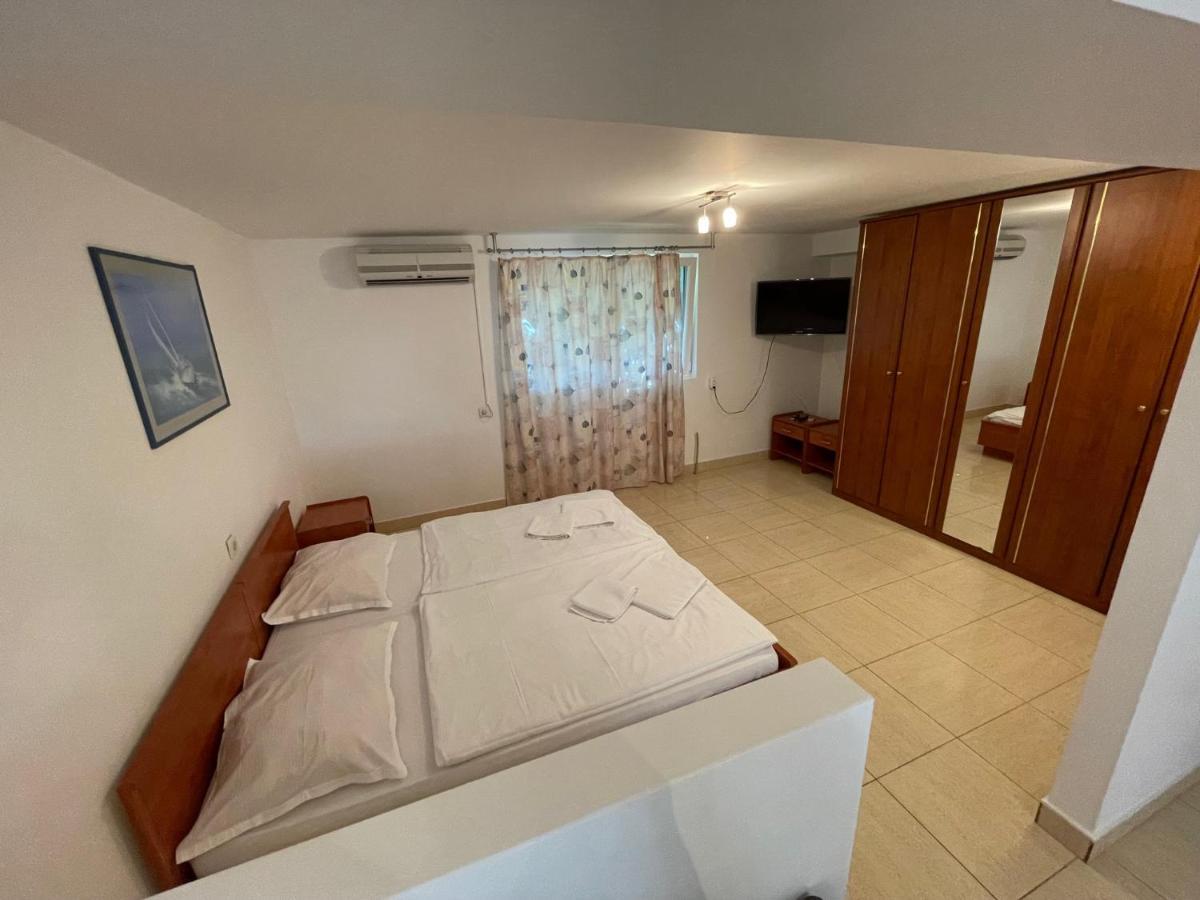 Apartment Victoria Stara Baska Bagian luar foto